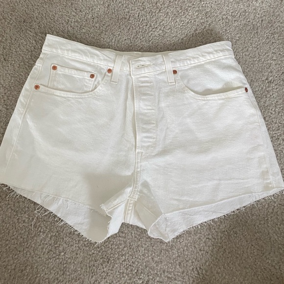 Levi 501 cutoffs - Picture 1 of 4